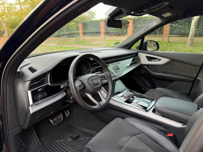 Audi Q7 Black/ 3xS line