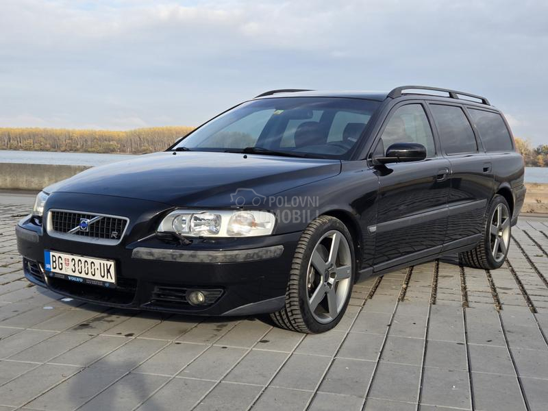 Volvo V70 R