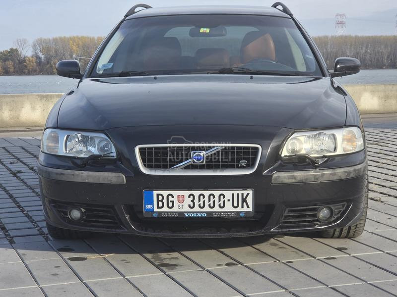 Volvo V70 R