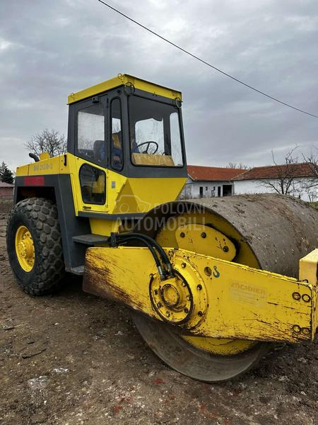 BOMAG 213
