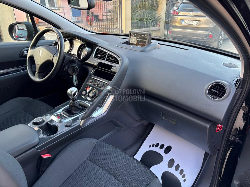 Peugeot 3008 1.6 hdi N A V I G A