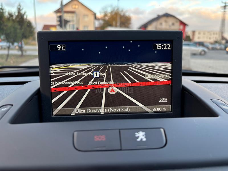 Peugeot 3008 1.6 hdi N A V I G A