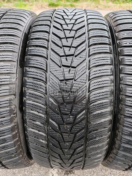 Hankook 225/40 R18 Zimska