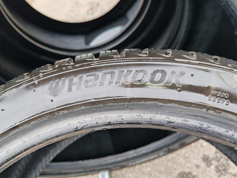 Hankook 225/40 R18 Zimska