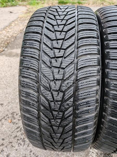 Hankook 225/40 R18 Zimska