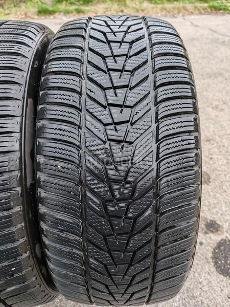 Hankook 225/40 R18 Zimska