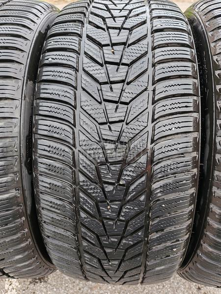Hankook 225/40 R18 Zimska