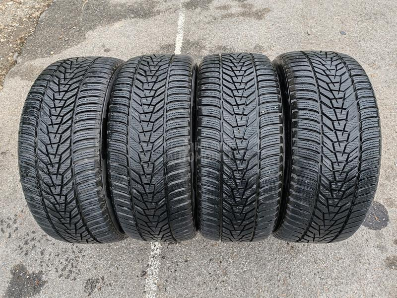 Hankook 225/40 R18 Zimska