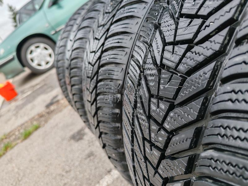 Hankook 225/40 R18 Zimska