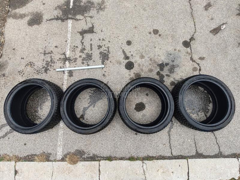 Hankook 225/40 R18 Zimska