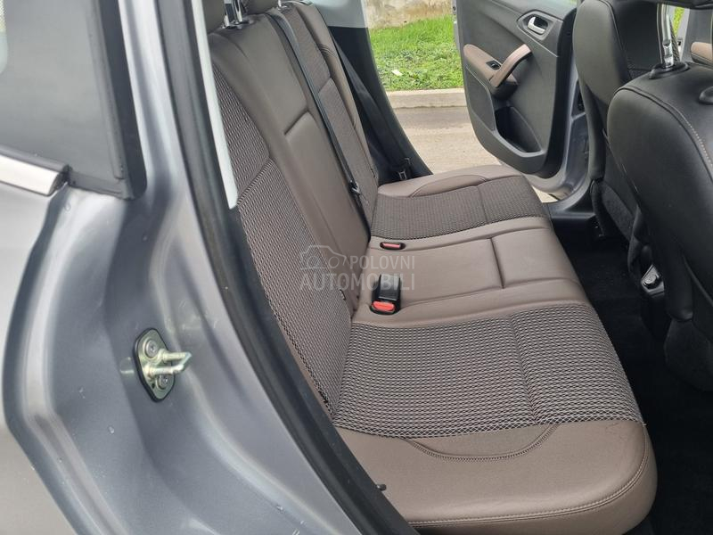 Peugeot 2008 ALLURE