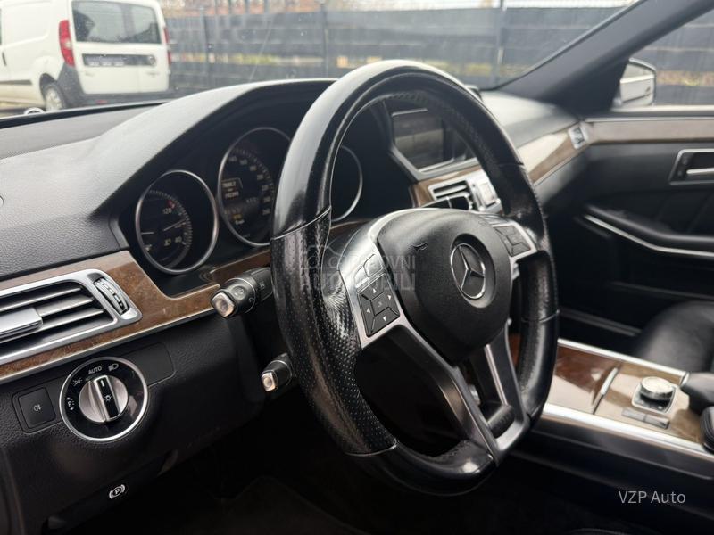 Mercedes Benz E 200 