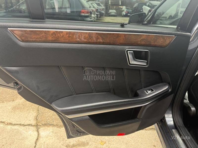 Mercedes Benz E 200 