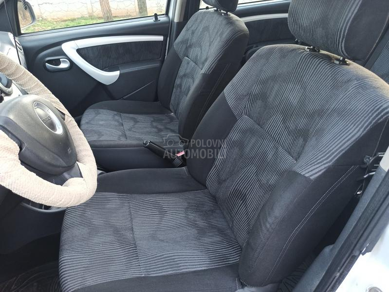 Dacia Sandero 1.6 MPI