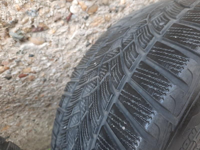 Goodyear 225/45 R18 Zimska