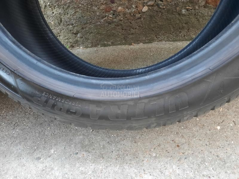 Goodyear 225/45 R18 Zimska