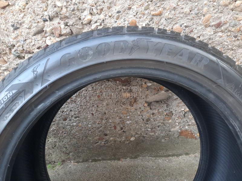 Goodyear 225/45 R18 Zimska