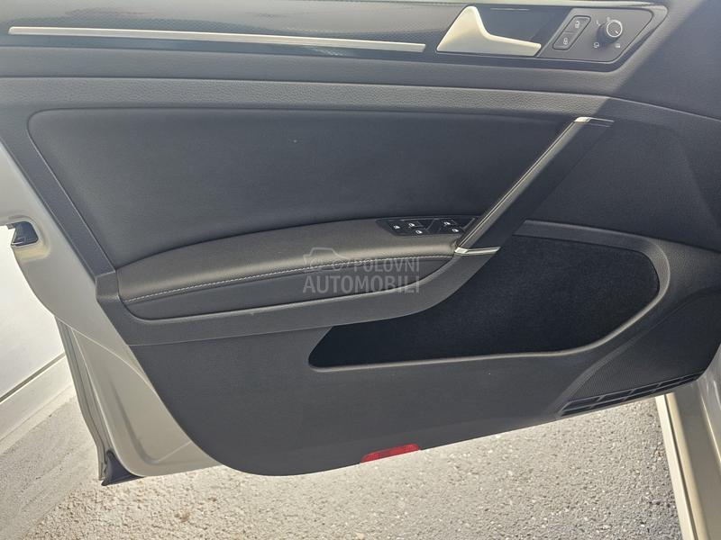 Volkswagen Golf 7 1.2 TSI 110