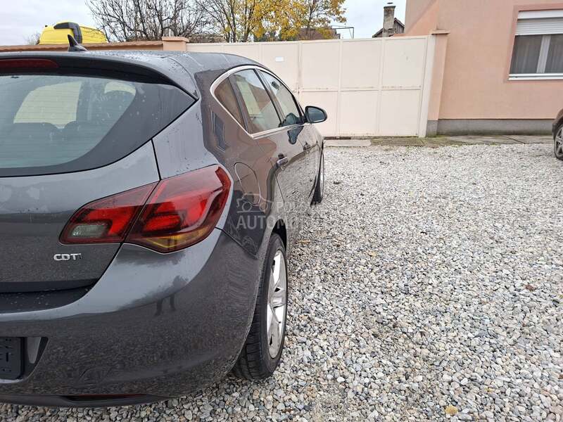 Opel Astra J 1.7 cdti