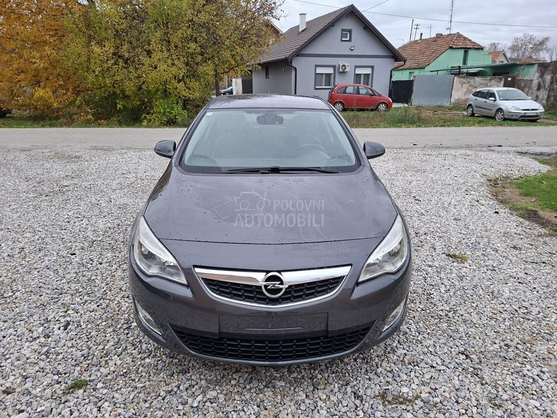 Opel Astra J 1.7 cdti
