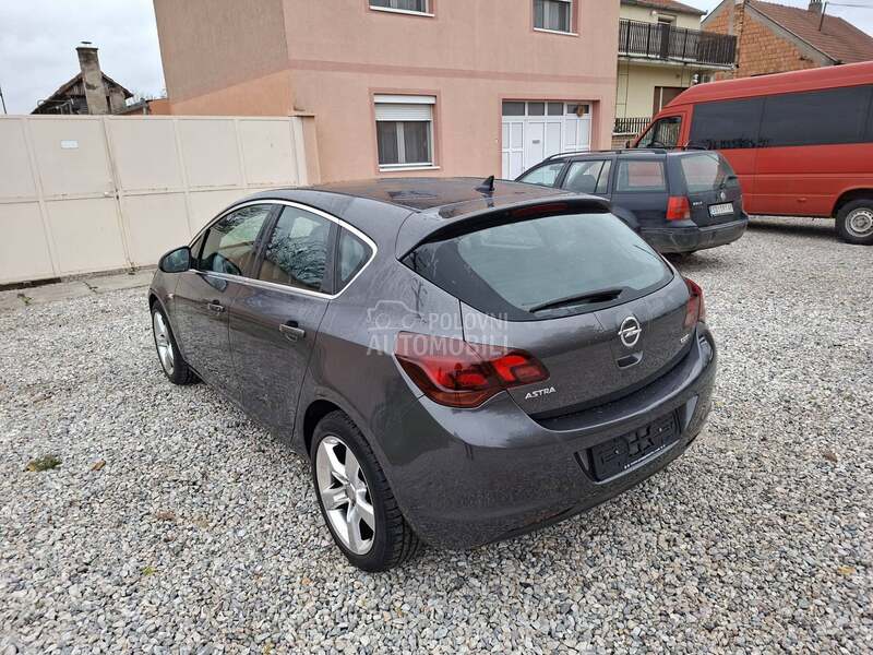 Opel Astra J 1.7 cdti