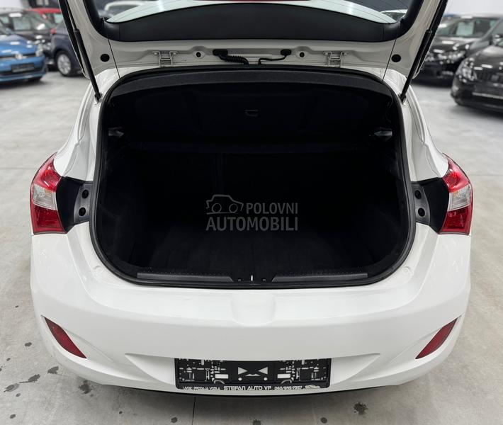 Hyundai i30 1.4B LED CH
