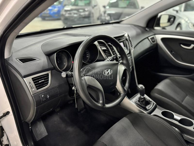 Hyundai i30 1.4B LED CH