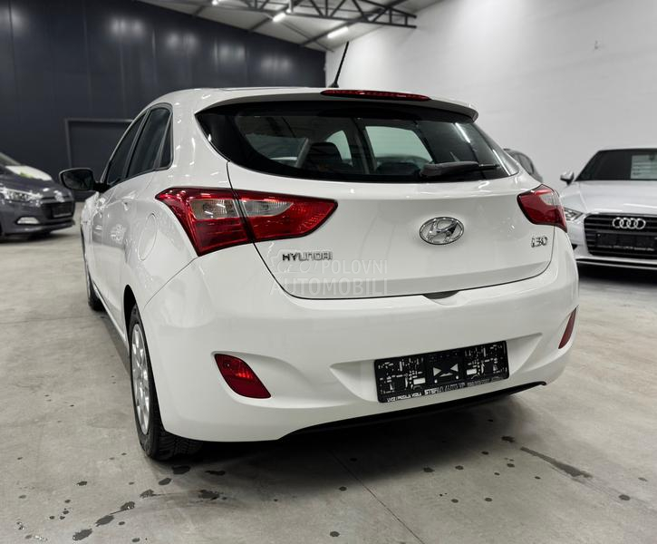 Hyundai i30 1.4B LED CH