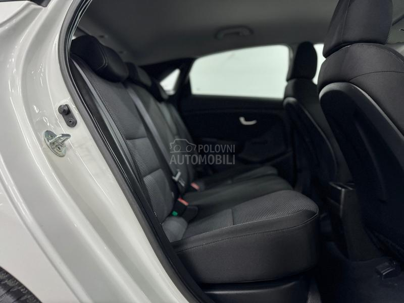 Hyundai i30 1.4B LED CH