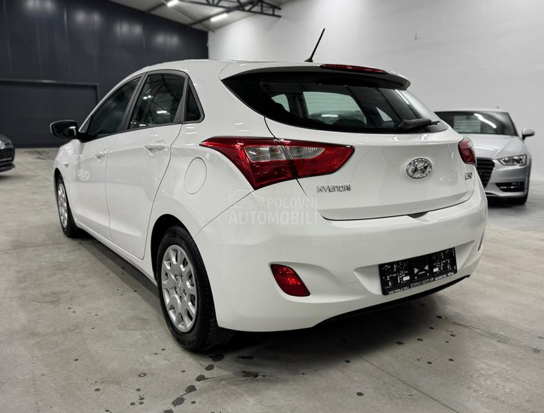 Hyundai i30 1.4B LED CH