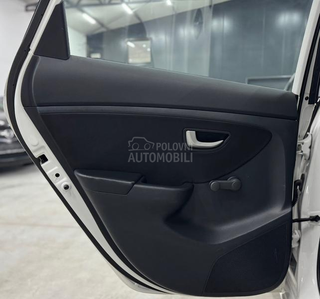 Hyundai i30 1.4B LED CH