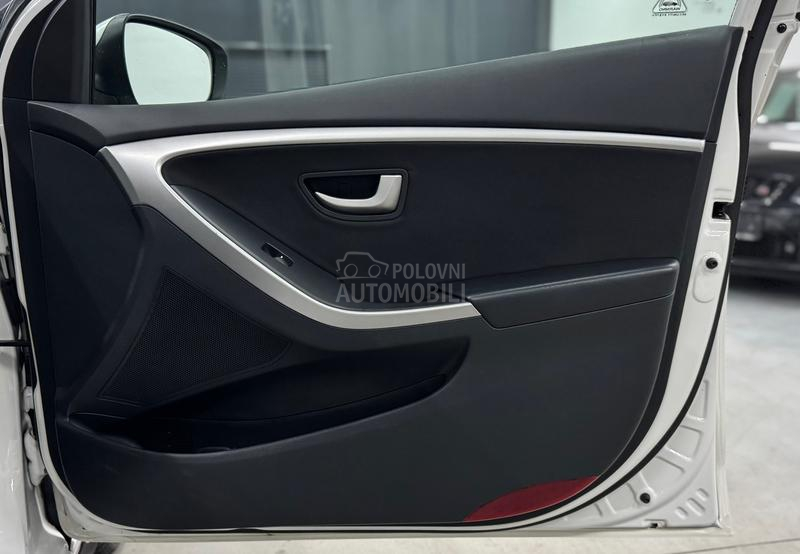 Hyundai i30 1.4B LED CH