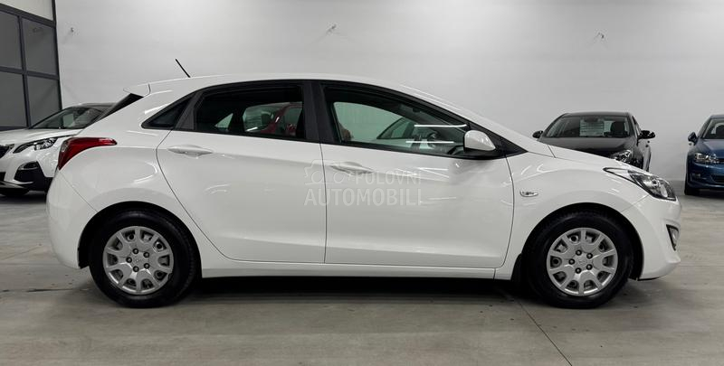 Hyundai i30 1.4B LED CH