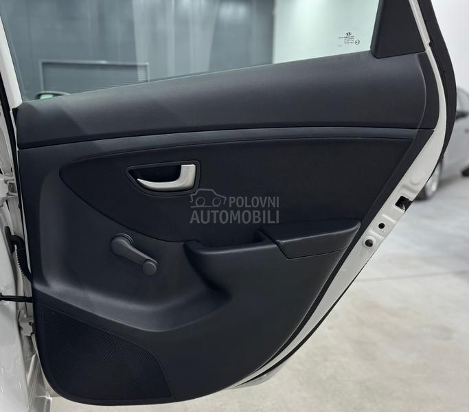 Hyundai i30 1.4B LED CH