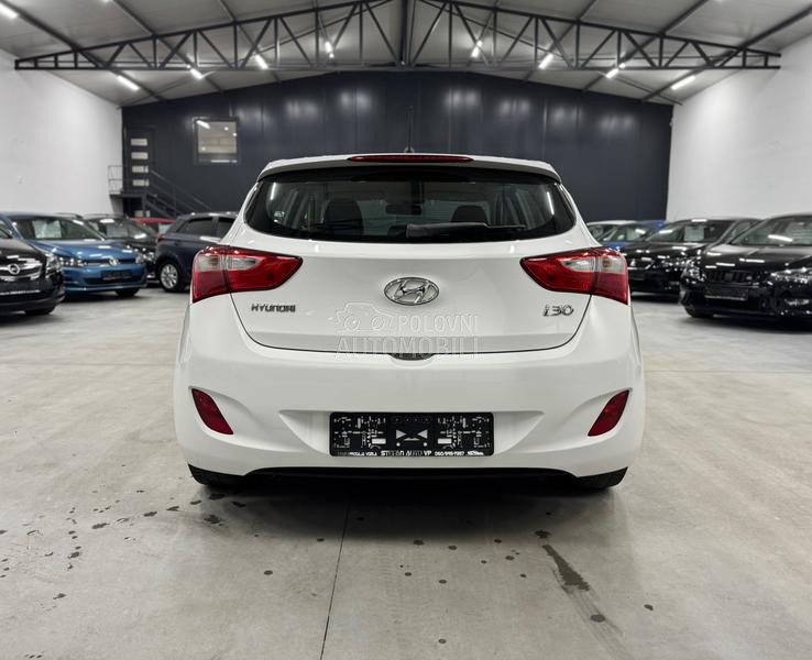 Hyundai i30 1.4B LED CH