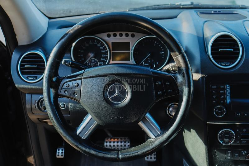 Mercedes Benz ML 320 