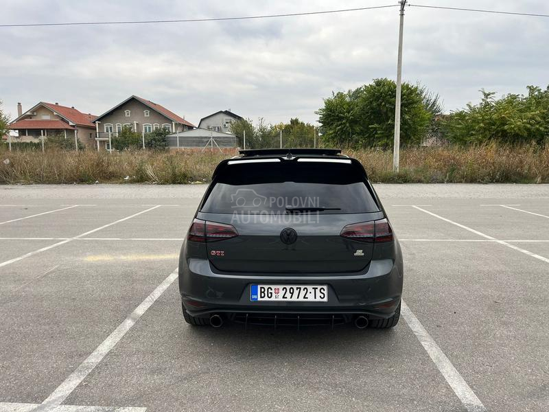 Volkswagen Golf 7 GTI