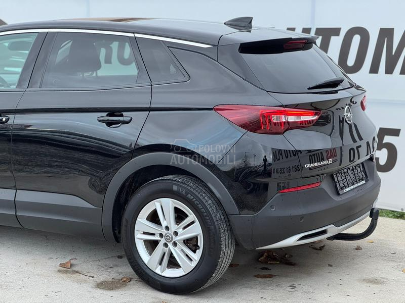 Opel Crossland X  LED