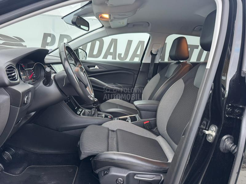 Opel Crossland X  LED