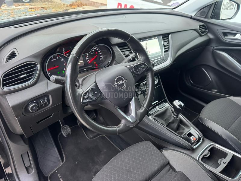 Opel Crossland X  LED