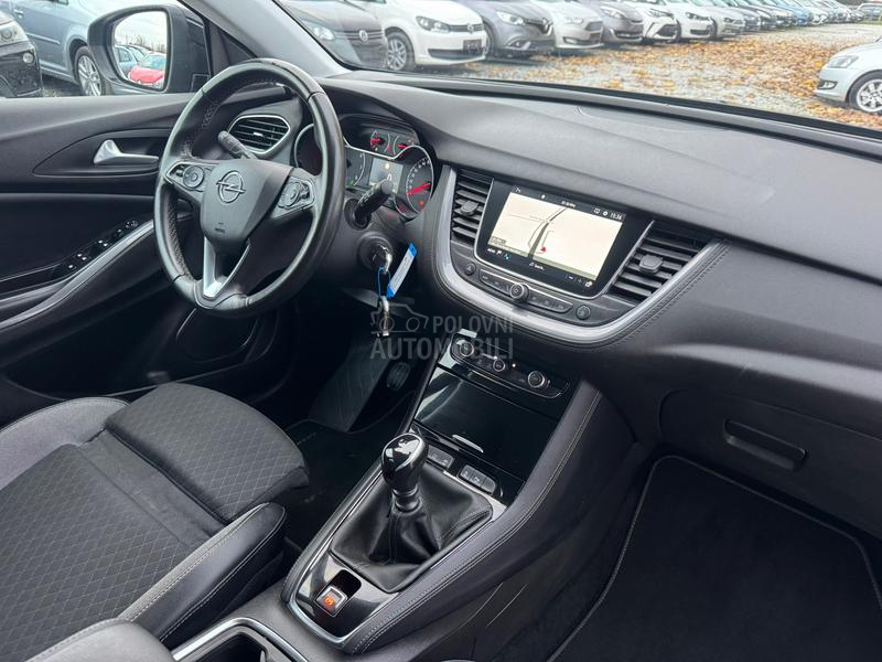 Opel Crossland X  LED