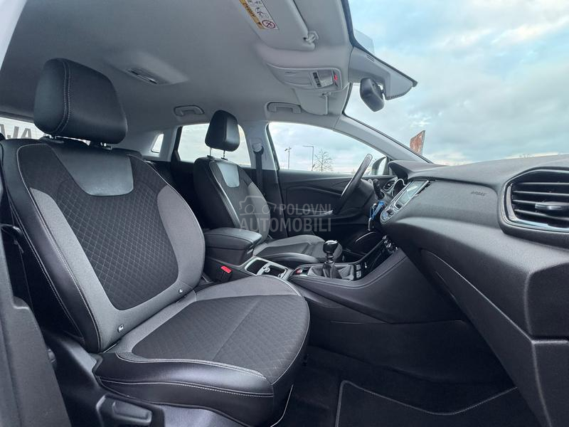 Opel Crossland X  LED