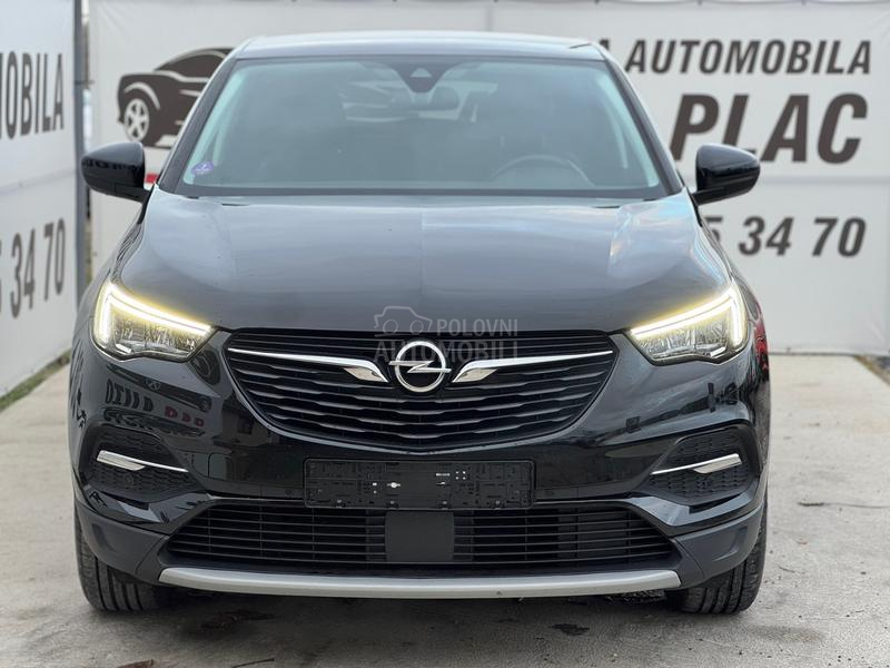 Opel Crossland X  LED