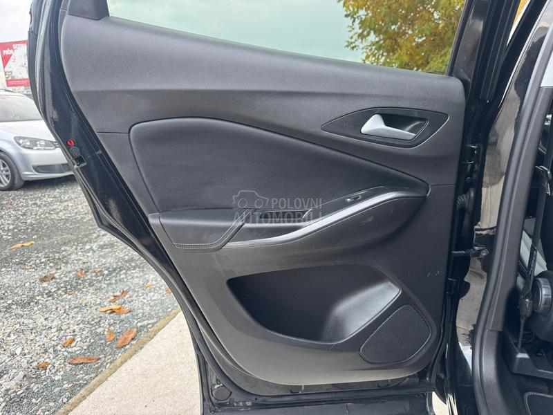 Opel Crossland X  LED