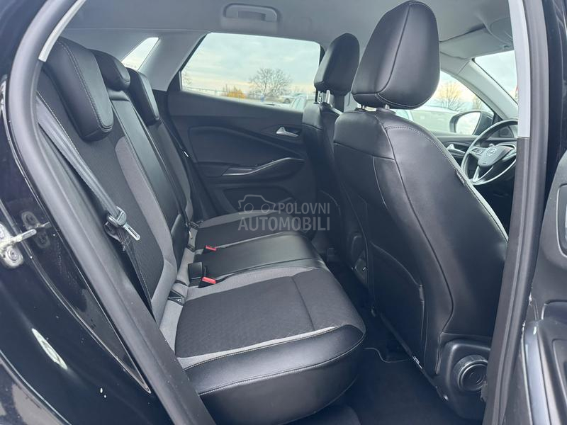 Opel Crossland X  LED