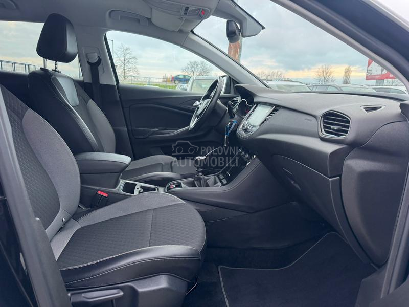 Opel Crossland X  LED