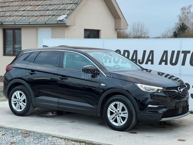 Opel Crossland X  LED