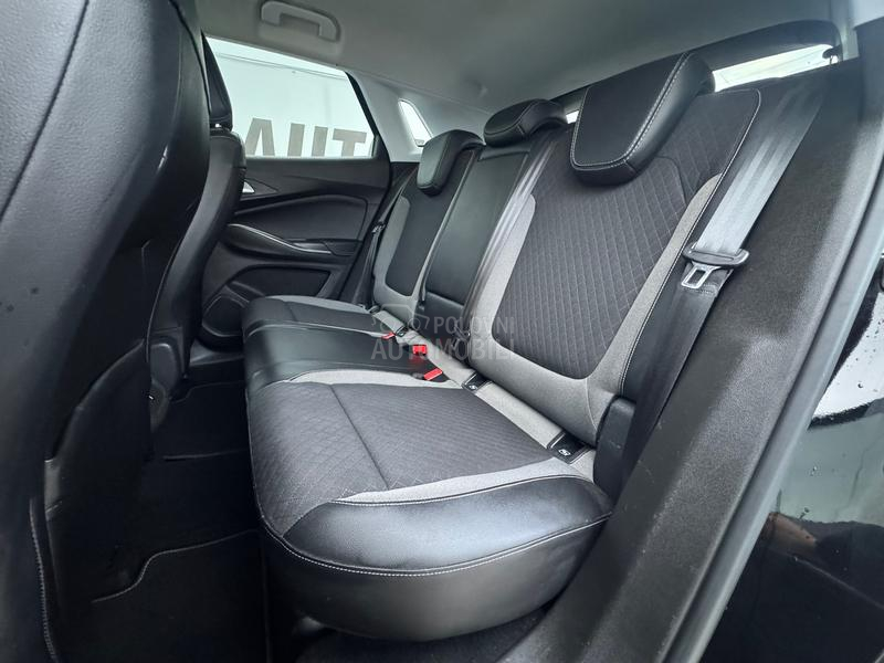 Opel Crossland X  LED