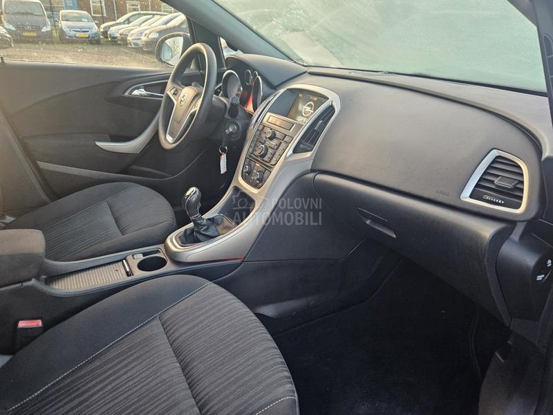 Opel Astra J 1.4 edition