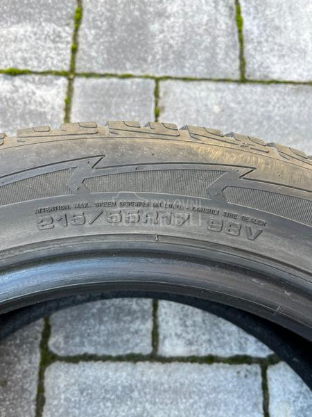 Goodyear 215/55 R17 Zimska